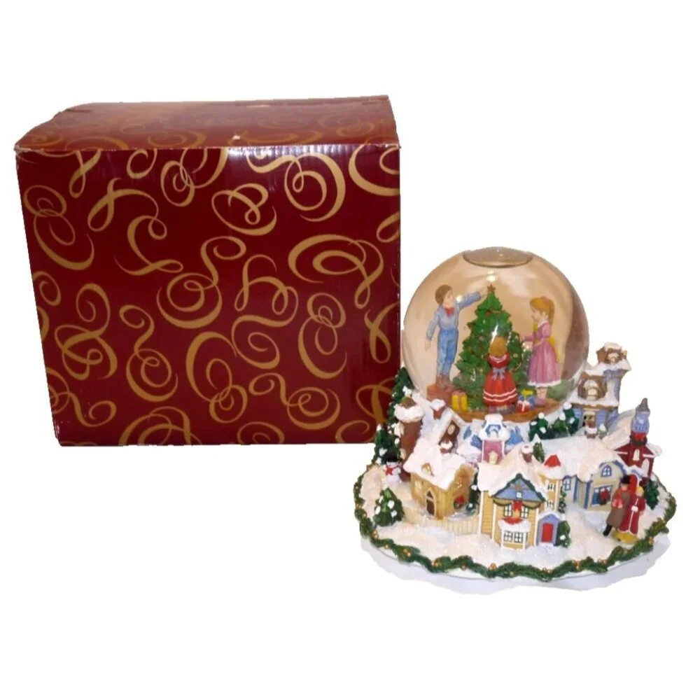 SAN FRANCISCO MUSIC BOX Here Comes Santa Claus musical light up snow globe